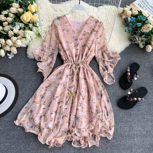 Nyári női ruha virágos motívumokkal, lótusz ujjú több színben