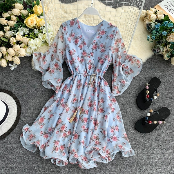 Nyári női ruha virágos motívumokkal, lótusz ujjú több színben