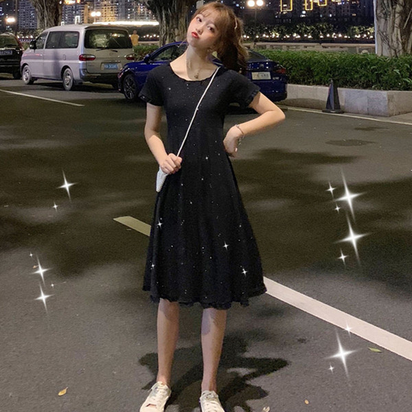 Fényes hatású női alkalmi ruha fekete és bordó színben