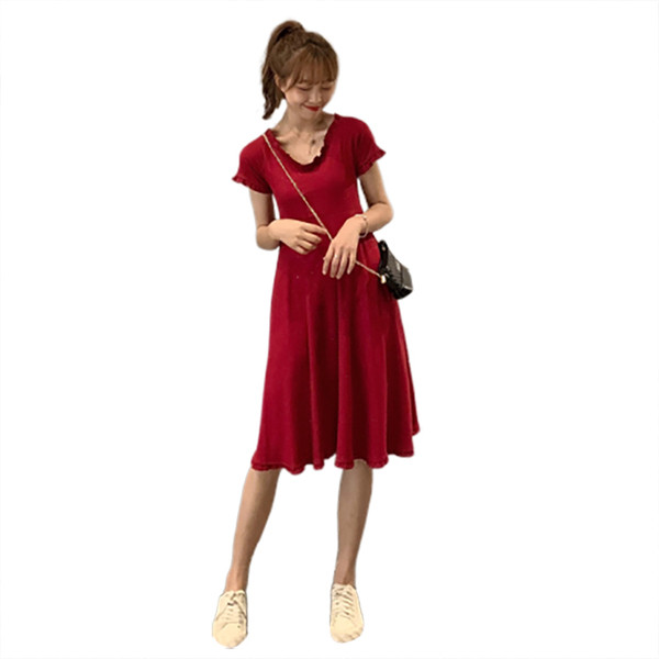 Fényes hatású női alkalmi ruha fekete és bordó színben