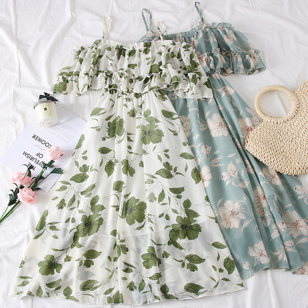 Modern női ruha fehér, bézs és kék pántokkal