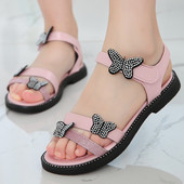 Stílusos gyerekszandál három színben, 3D elemekkel