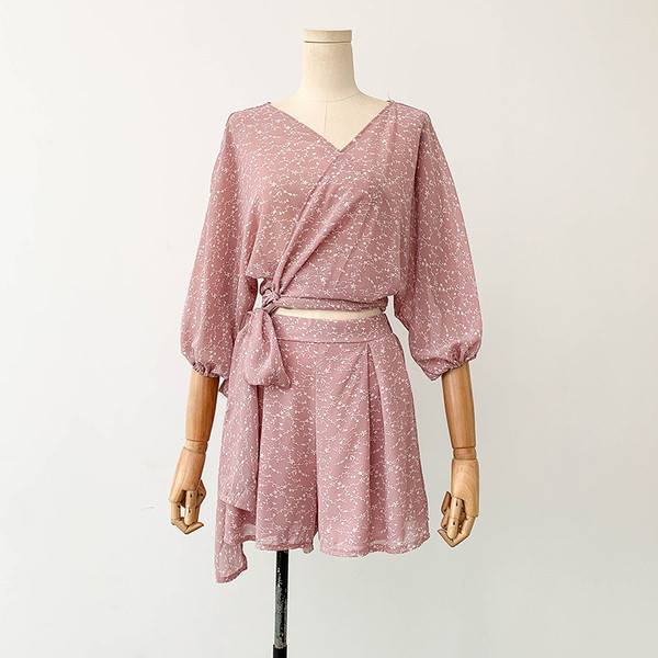 Kétrészes női szett több színben mintával