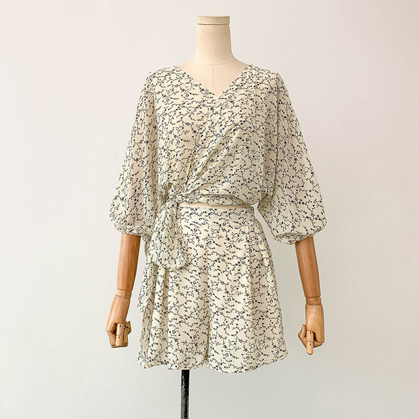 Kétrészes női szett több színben mintával