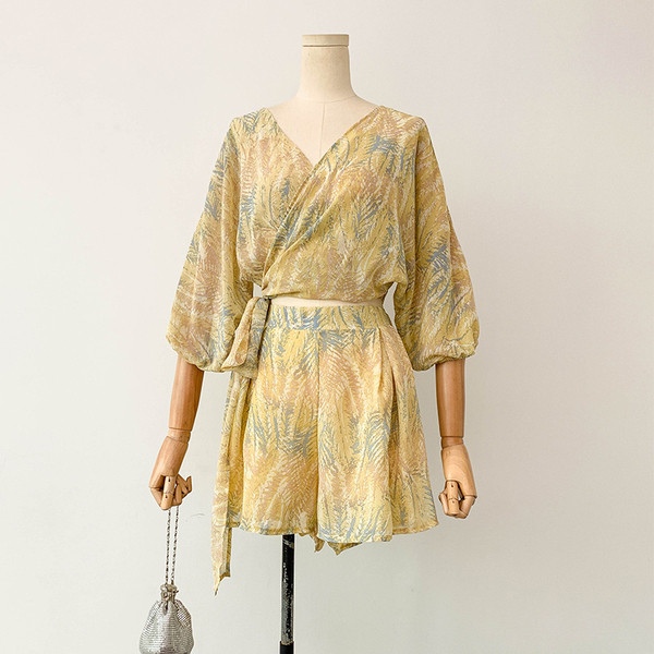 Kétrészes női szett több színben mintával