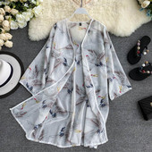 Modern női pareo fehér színben, mintával