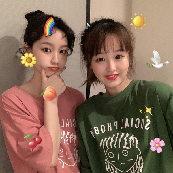 Női póló rózsaszín és zöld mintával