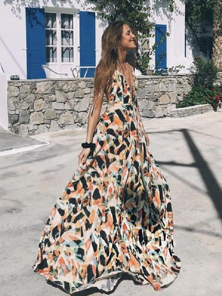 Színes női ruha V-nyakkal