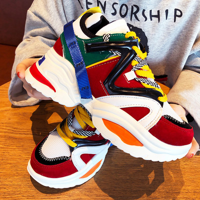 Modern női tornacipő két színben, vastag talppal