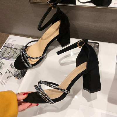 Stílusos női magas sarkú szandál két színben