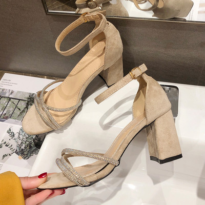 Stílusos női magas sarkú szandál két színben