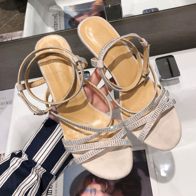 Stílusos női magas sarkú cipő bézs eco velúr színben