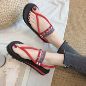 Női alkalmi szandál lapos talppal, fekete és piros színben