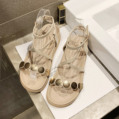 Női alkalmi szandál lapos talppal, fekete és bézs színben