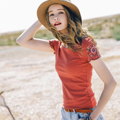 Stílusos női blúz narancssárga hímzéssel