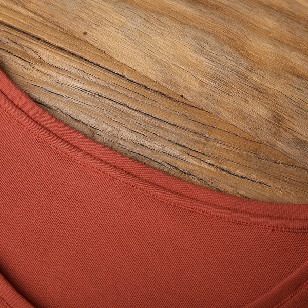 Stílusos női blúz narancssárga hímzéssel