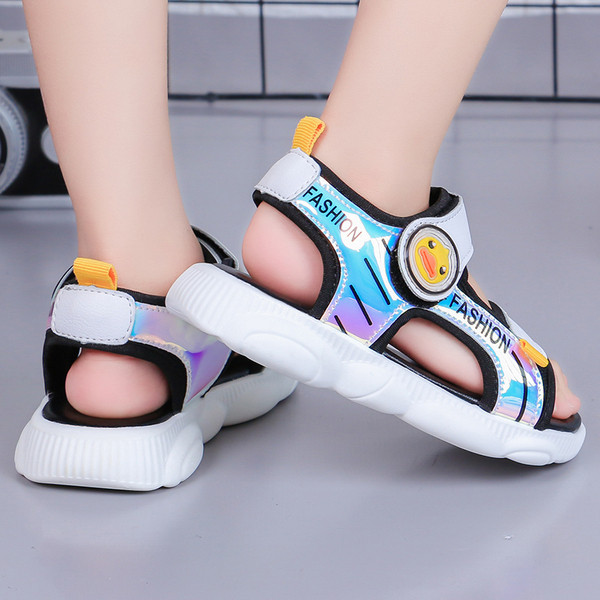 Alkalmi gyerekszandál fiúknak két színben felirattal