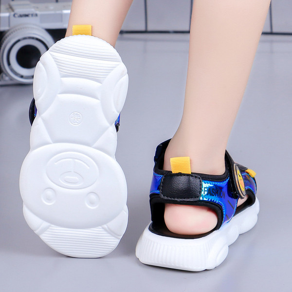 Alkalmi gyerekszandál fiúknak két színben felirattal