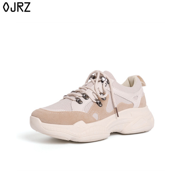 Alkalmi női tornacipő fehér színben, vastag talppal és fűzővel