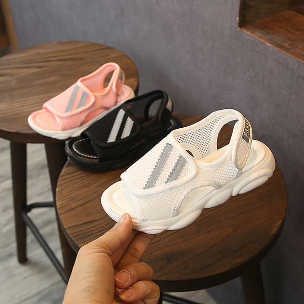 Alkalmi gyerekszandál három színben fiúknak és lányoknak