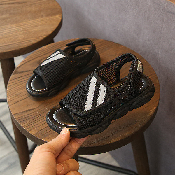 Alkalmi gyerekszandál három színben fiúknak és lányoknak