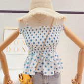 Vékony pántokkal ellátott, pontozott női felső