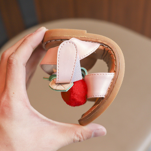 Modern gyerekszandál lányoknak két színben 3D elemmel