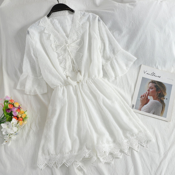 Modern női rövid jumpsuit V-nyakkal és nyakkendővel, három színben