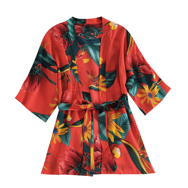 Modern női fürdőköpeny övvel és különböző mintákkal