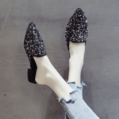 Aktuális női papucs két színben - hegyes modell díszkövekkel