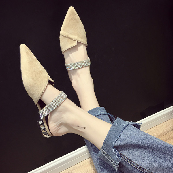 Stílusos női papucs kétféle kivitelben - hegyes modell