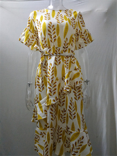 Stílusos női ruha 3/4 ujjal, fehér színben