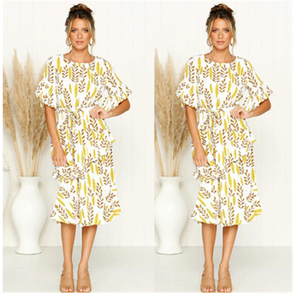 Stílusos női ruha 3/4 ujjal, fehér színben