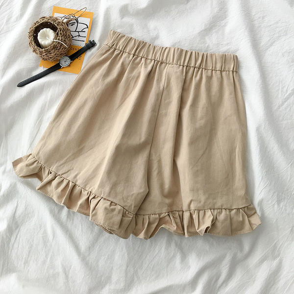 Дамски къс панталон с интересен набор в три цвята