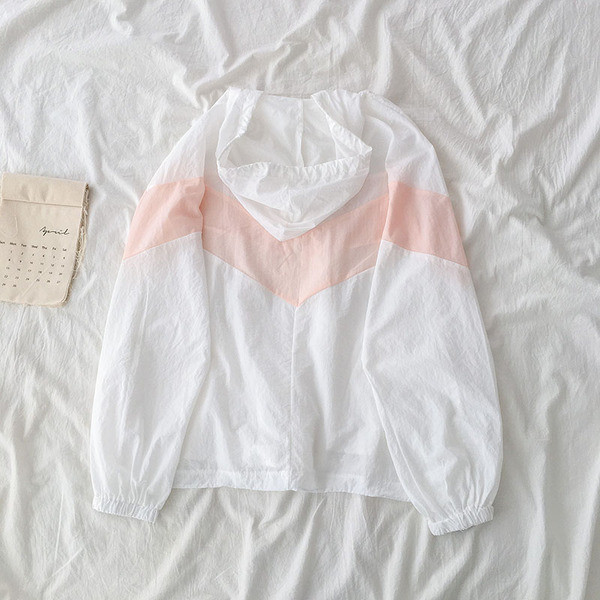 Vékony, fehér női kabát