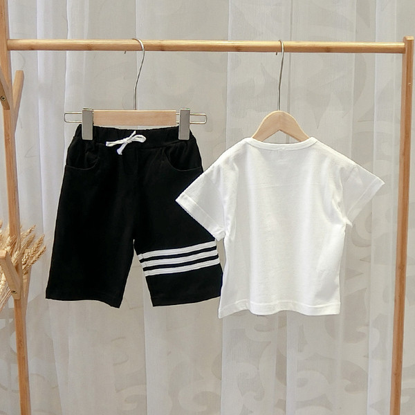 Napi gyermekkészlet fiúknak való alkalmazással