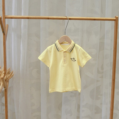 Modern, sárga-fehér gyerekpóló fiúknak