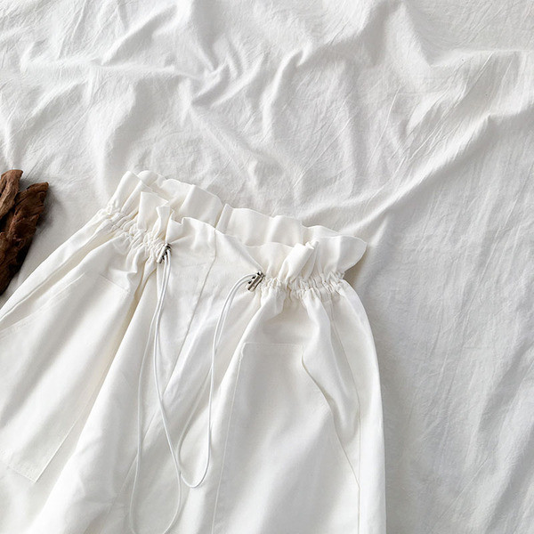 Alkalmi rövidnadrág derékkötővel