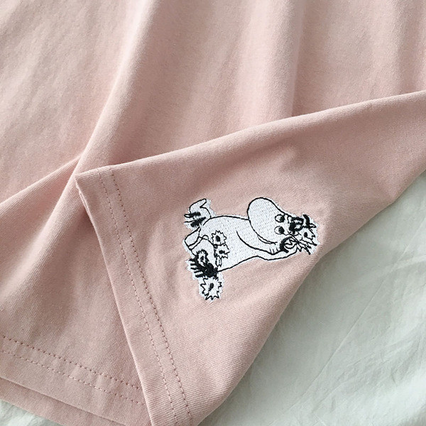 Καθημερινή μπλούζα με εφαρμογή σε διαφορετικά χρώματα