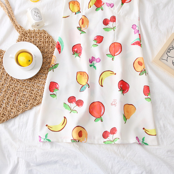 Alkalmi női ruha V-nyakkal, fehér színben