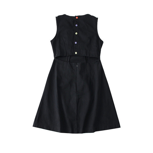 Alkalmi női ruha fehér és fekete gombokkal