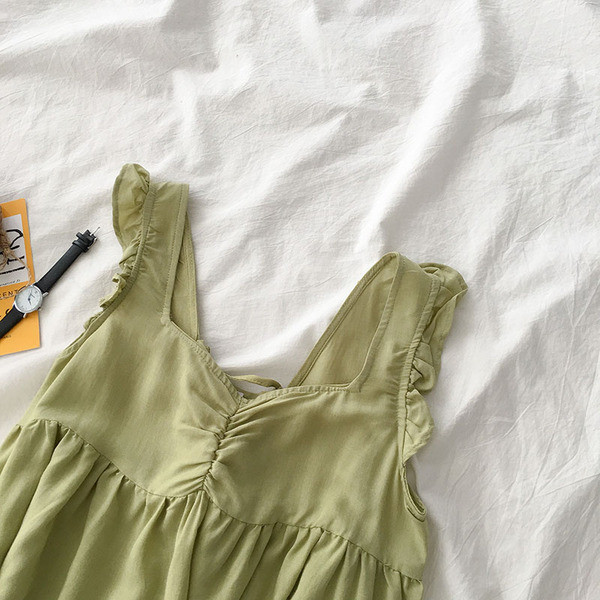 Rövid, hátul megkötős felső négy színben