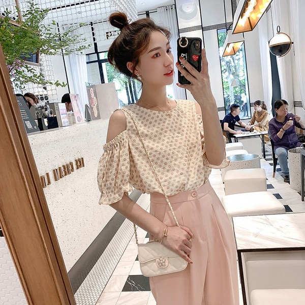 Női nadrág boka felett rózsaszín színben