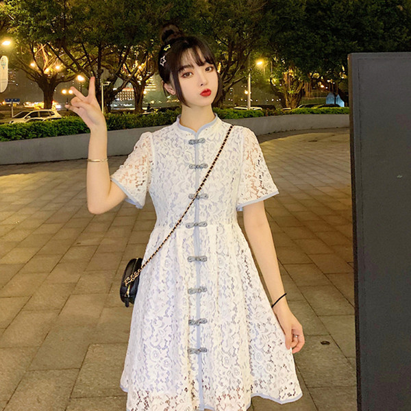 Modern női ruha rövid ujjal