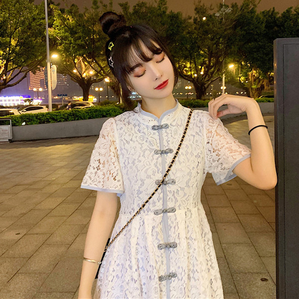 Modern női ruha rövid ujjal