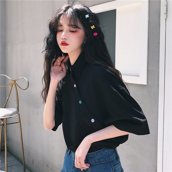 Női alkalmi póló színes gombokkal több színben