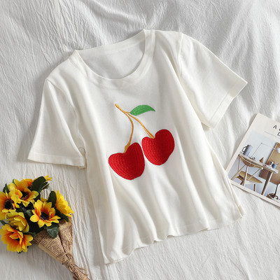 Hímzéssel és O-nyakú női póló