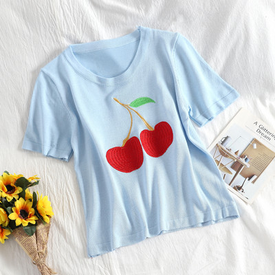 Hímzéssel és O-nyakú női póló