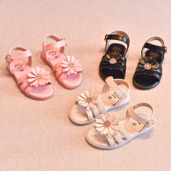 Gyerekszandál lányoknak három színben 3D elemmel