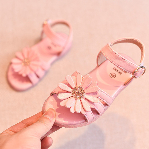 Gyerekszandál lányoknak három színben 3D elemmel